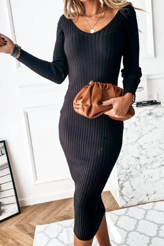 Ribbed Knitted Dress In Black Soft fabric unclassified dresses