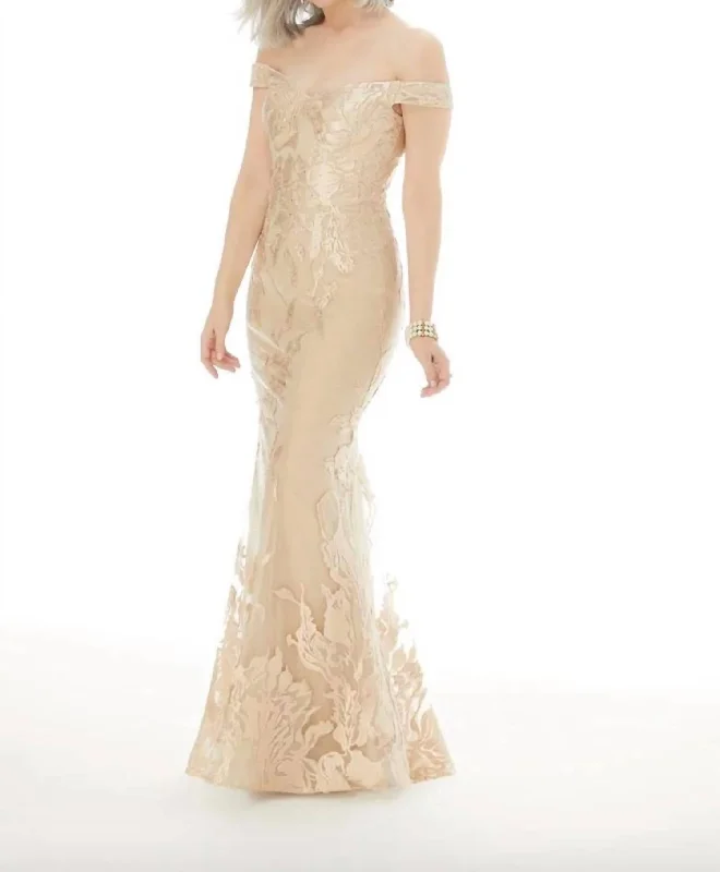 72216 In Champagne/nude Graduation unclassified dresses