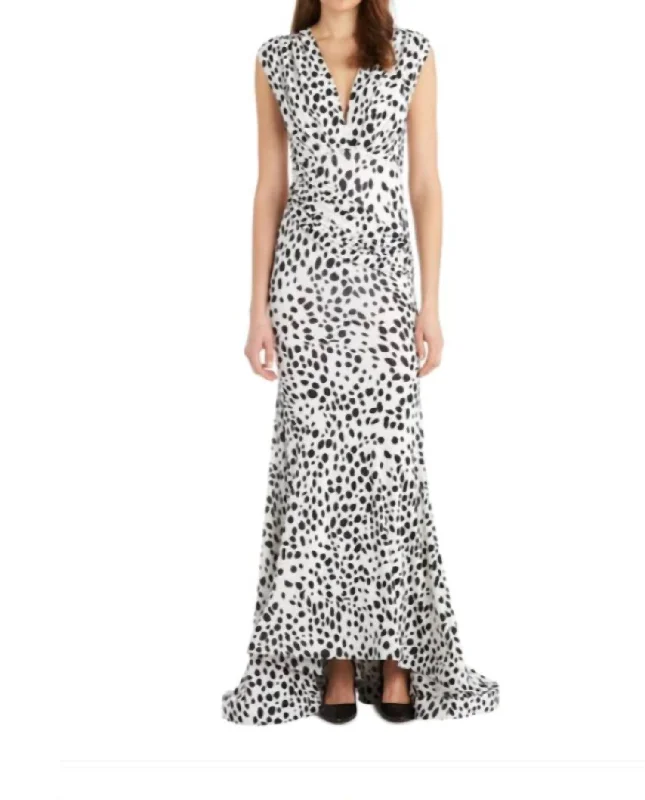 Classic Evening Gown In Black And White Bright color unclassified dresses